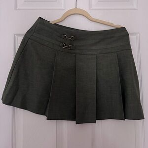 Elegant Green Pleated Skirt